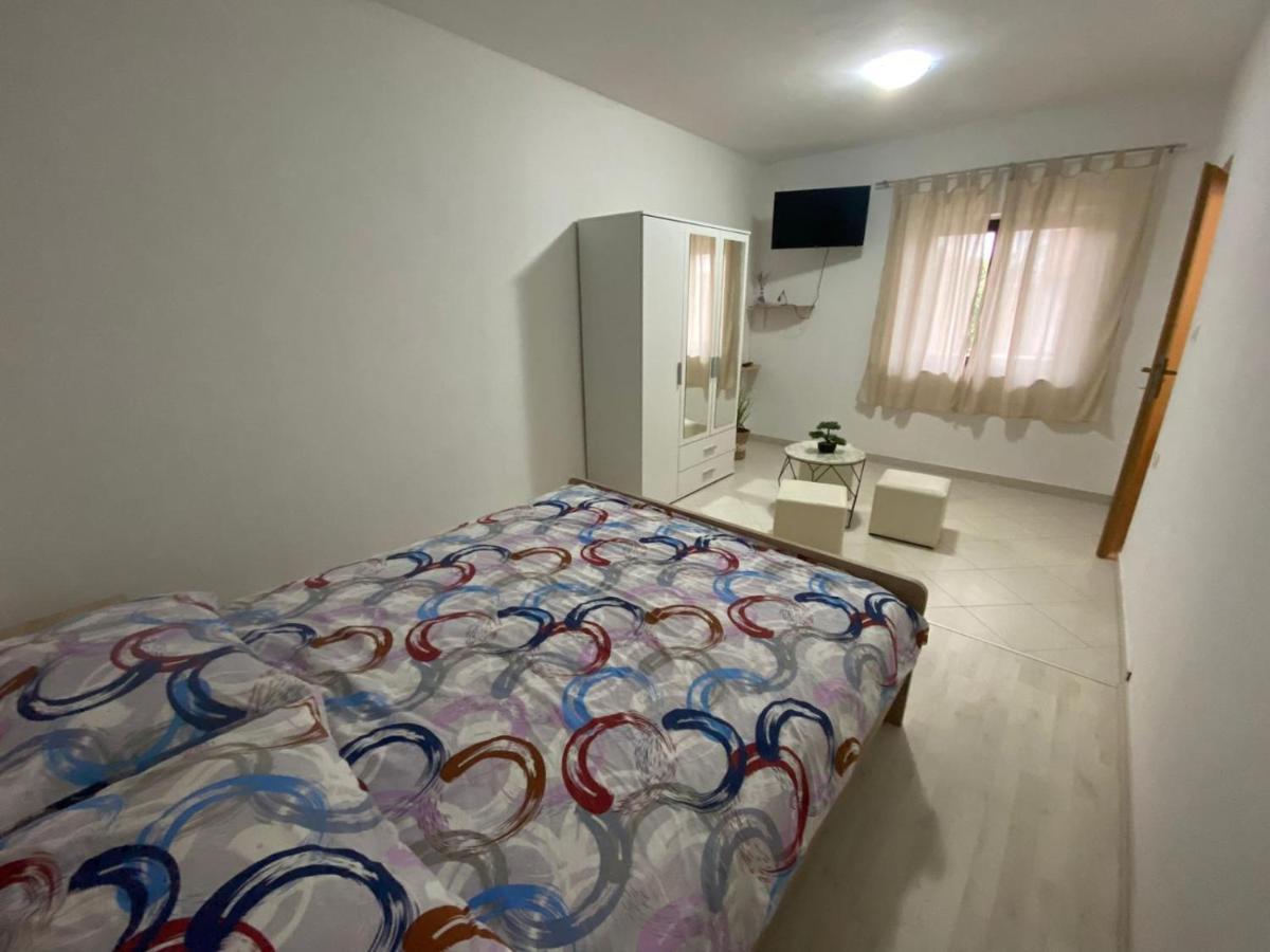 Apartman Nina Posedarje Exterior foto