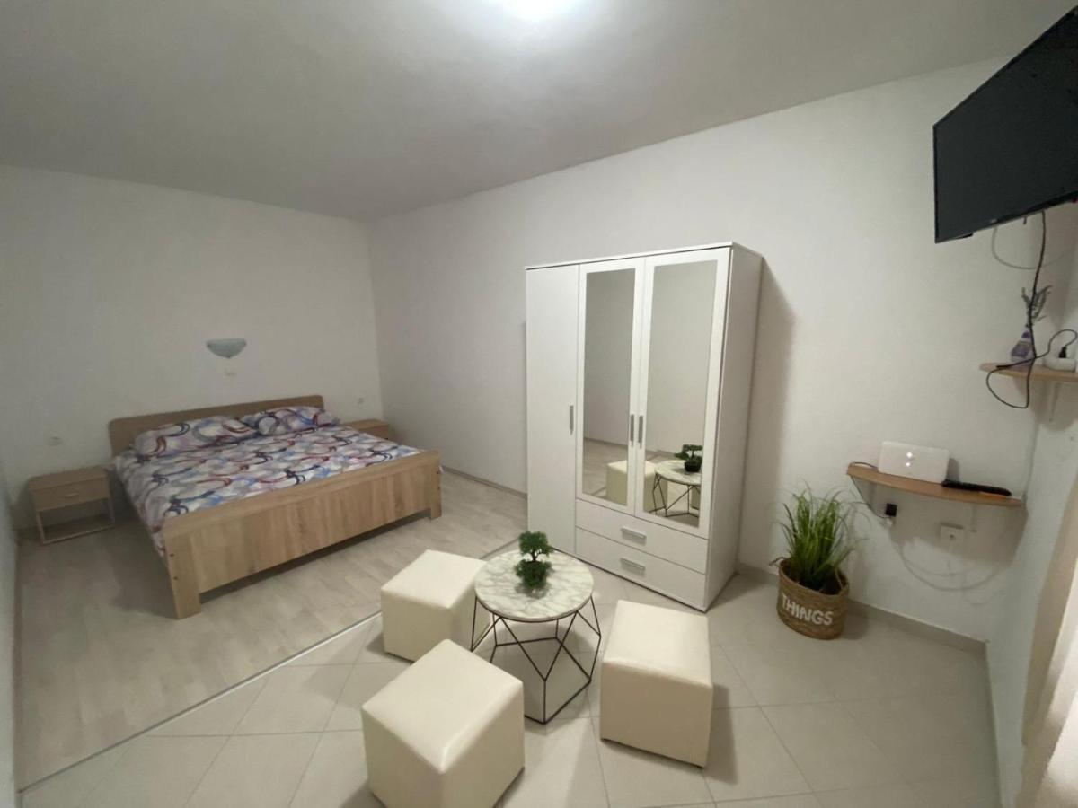 Apartman Nina Posedarje Exterior foto